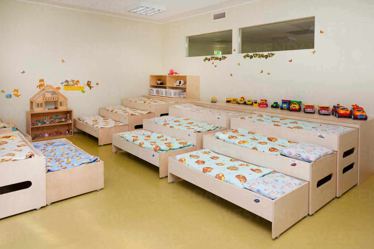 Trường mầm non có thể kết hợp giường tầng để gấp gọn và dễ dàng sinh hoạt